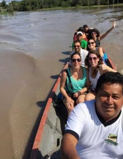 Amazon jungle tour Iquitos - speeding down the amazon river