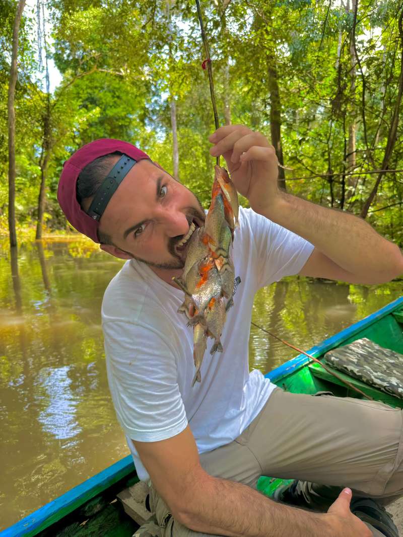 Jungle Hiking tour - paddle a canoe on the amazon river