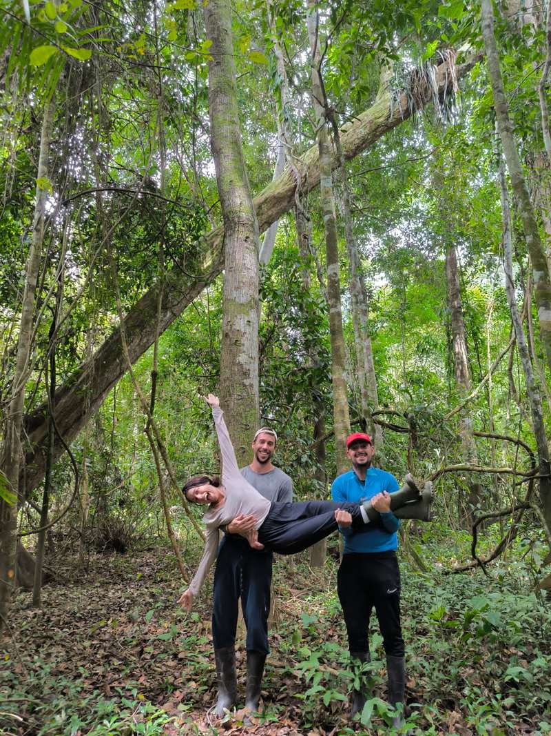 Survival skills tour - forage for food in the jungle